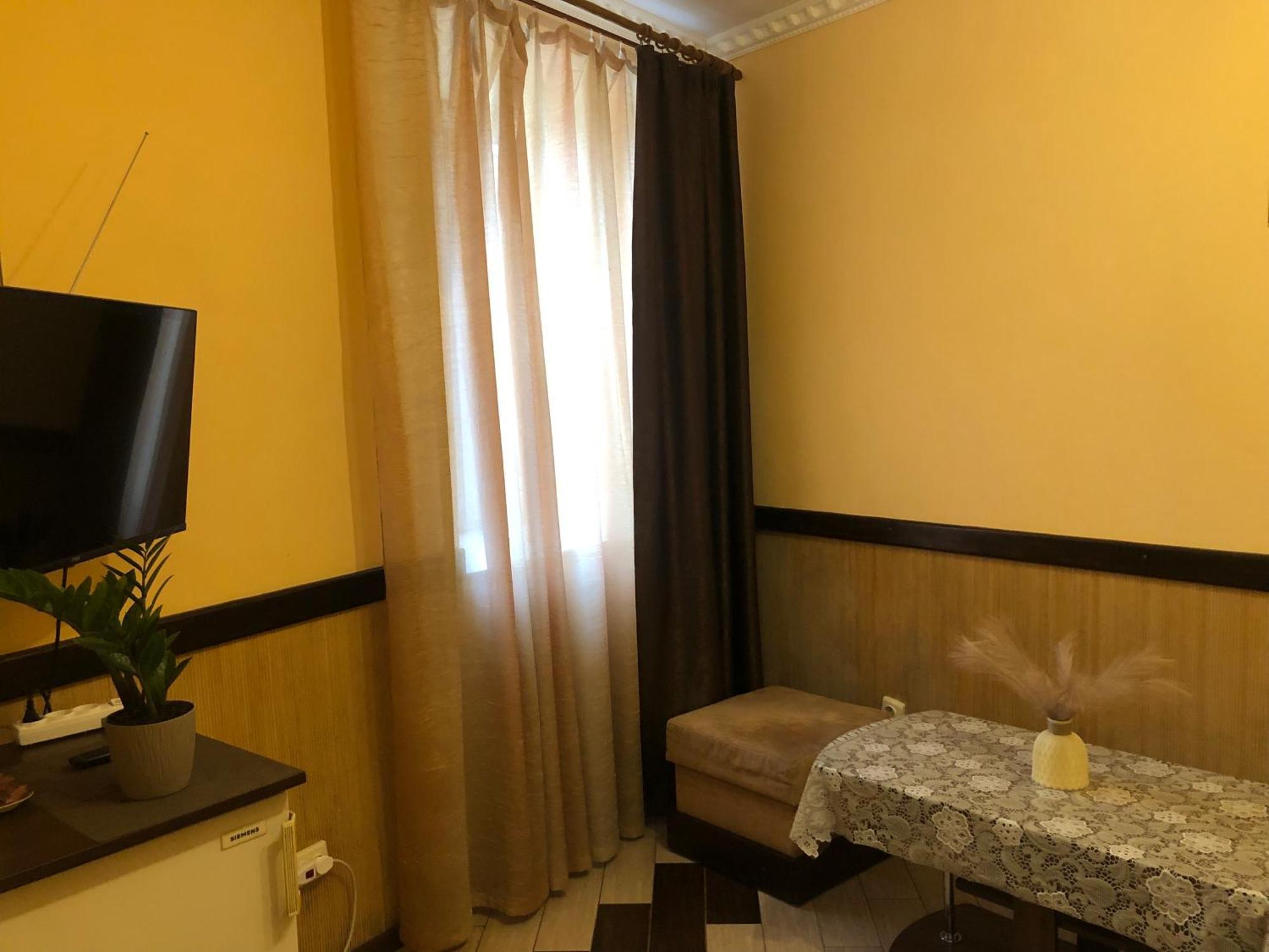 Львів Центр Міста Apartment In The Center Of Lviv Поруч Громадська Парковка Екстериор снимка